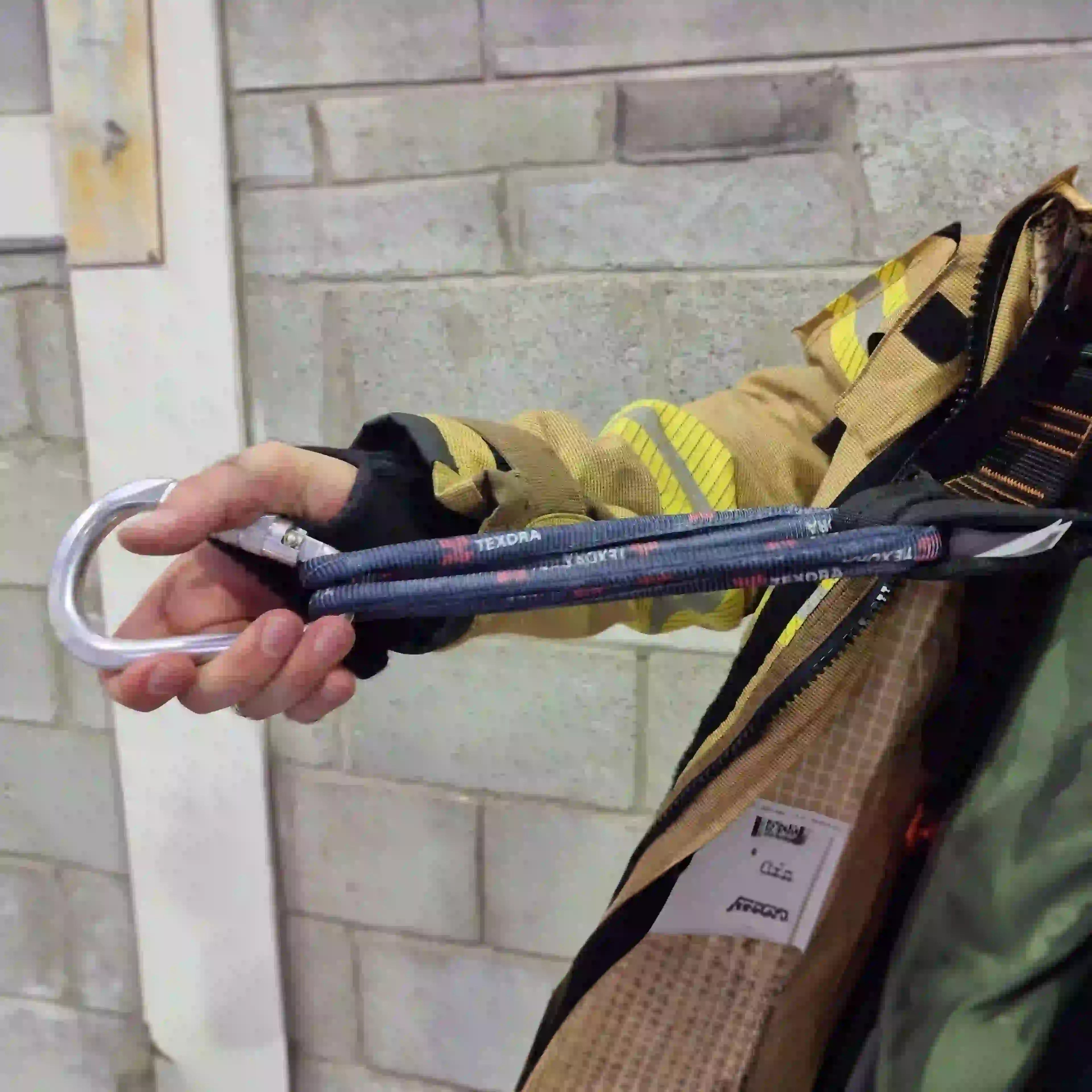 Texora Mamba Sling Colour Black