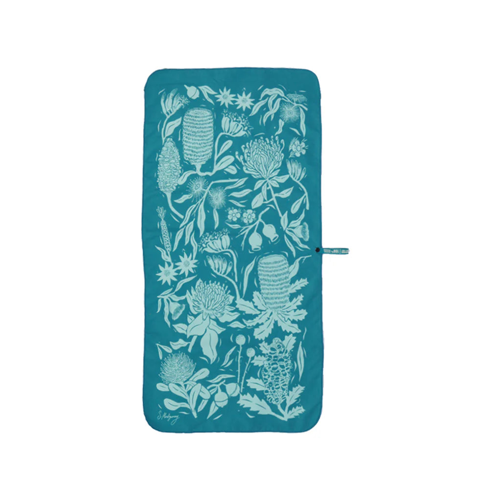 Mont Flora Microfibre Travel Towel - Medium