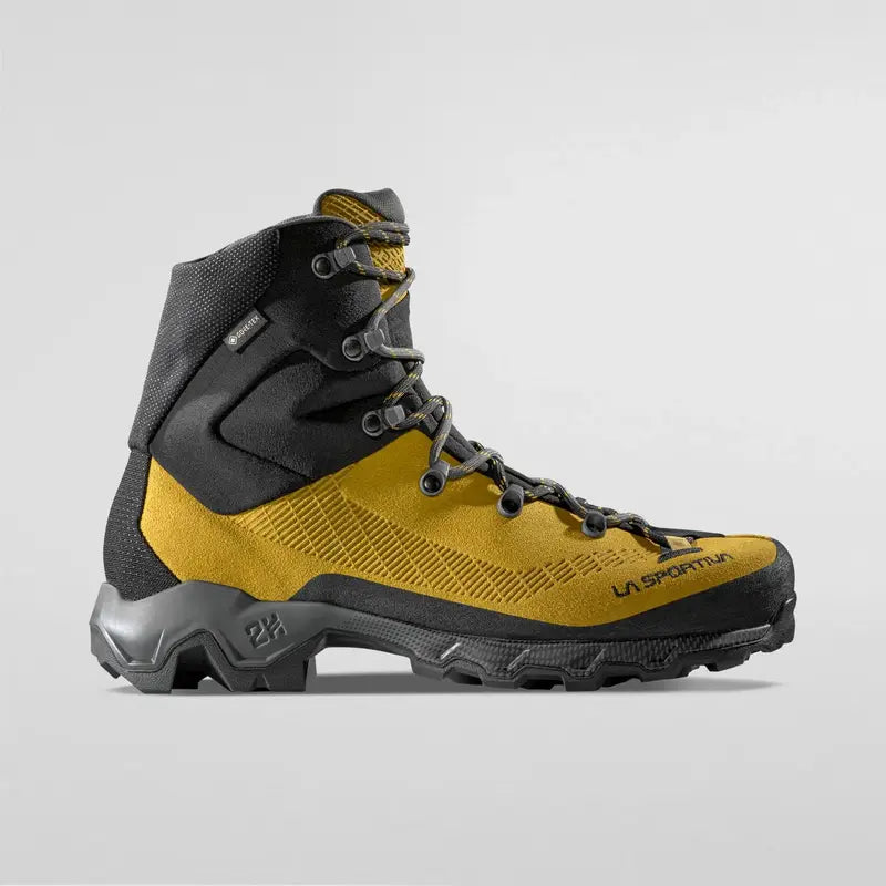 La Sportiva Aequilibrium Trek GTX Mens Hiking Boot - Savana/Carbon