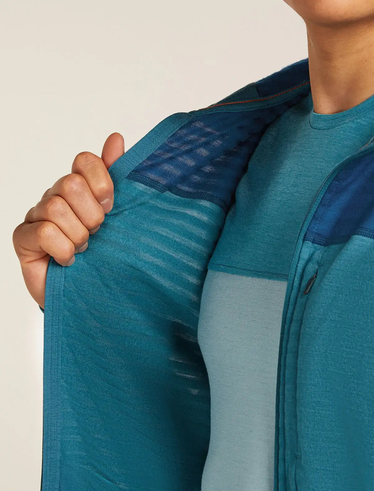 Icebreaker Merino Blend 300 RealFleece Descender Mens Hooded Jacket